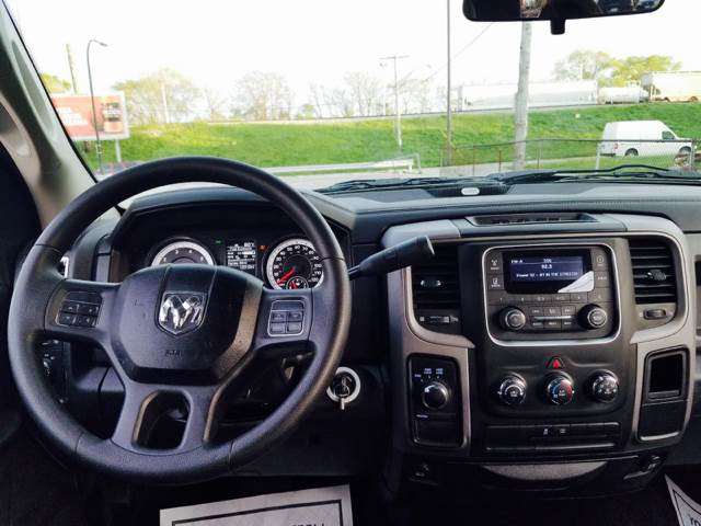 2014 RAM Ram Pickup 1500 4x4 Express 4dr Crew Cab 5.5 ft. SB Pickup